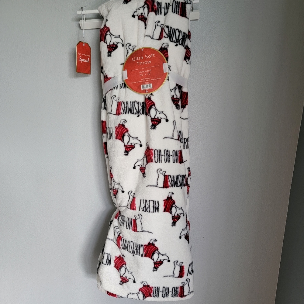 NWT DACHSHUND DOXIE HO HO HO CHRISTMAS BLANKET
